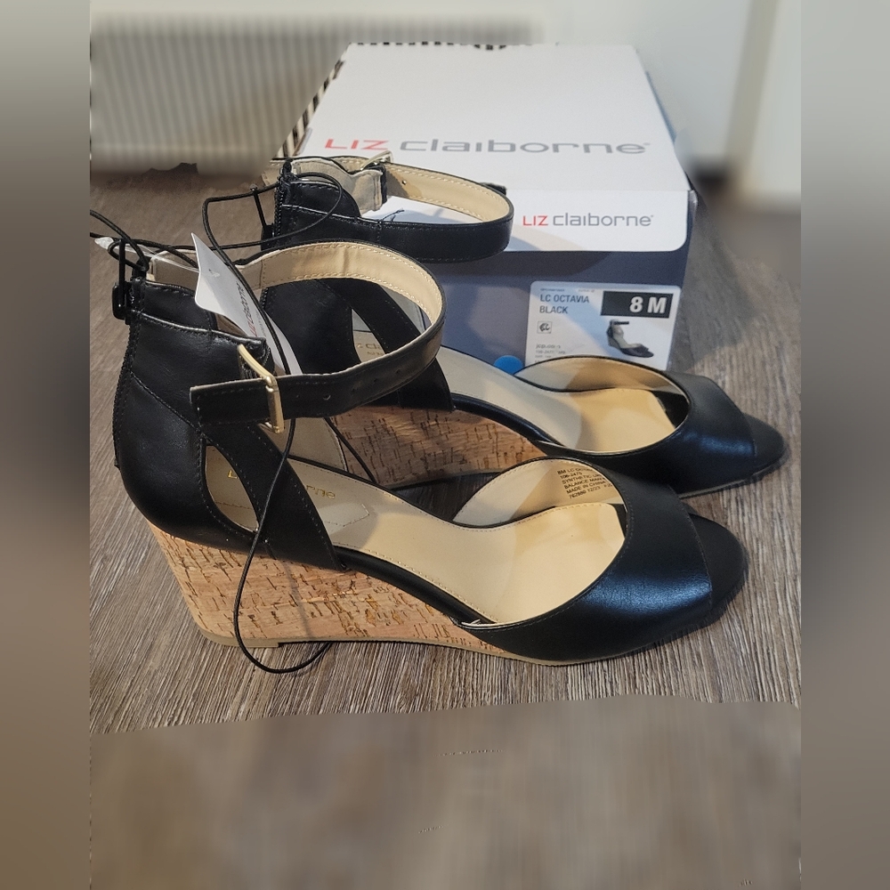 Liz Claiborne Black Wedge Sandals NEW IN BOX - Picture 2 of 8